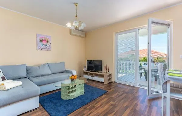 Apartment Liam Novigrad  Croatia