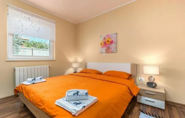 Apartment Liam Novigrad  Croatia